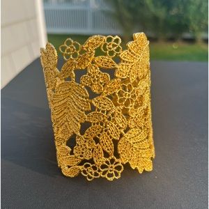 Stella & Dot Gold cuff bracelet